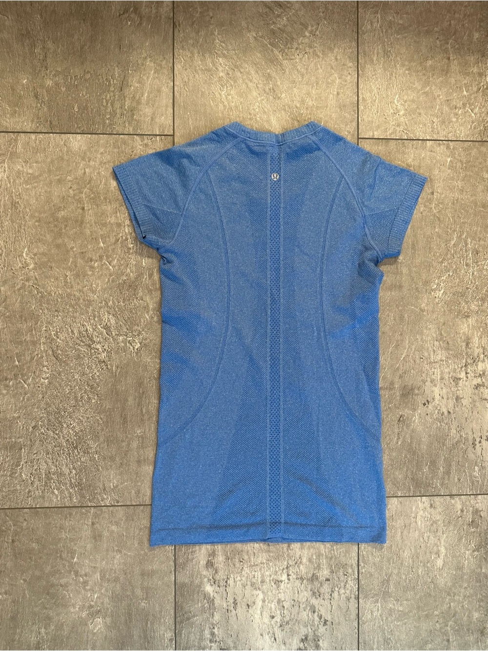 Lululemon Swiftly Tech Short Sleeve Crew  Limitless Blue Size 6 EUC - Picture 4 of 5